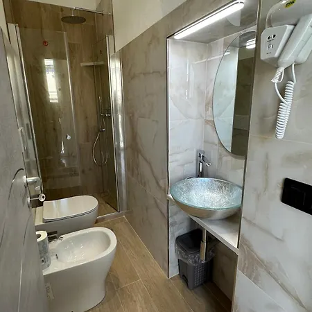 Ari's Apartmán La Spezia