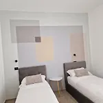 Ari's